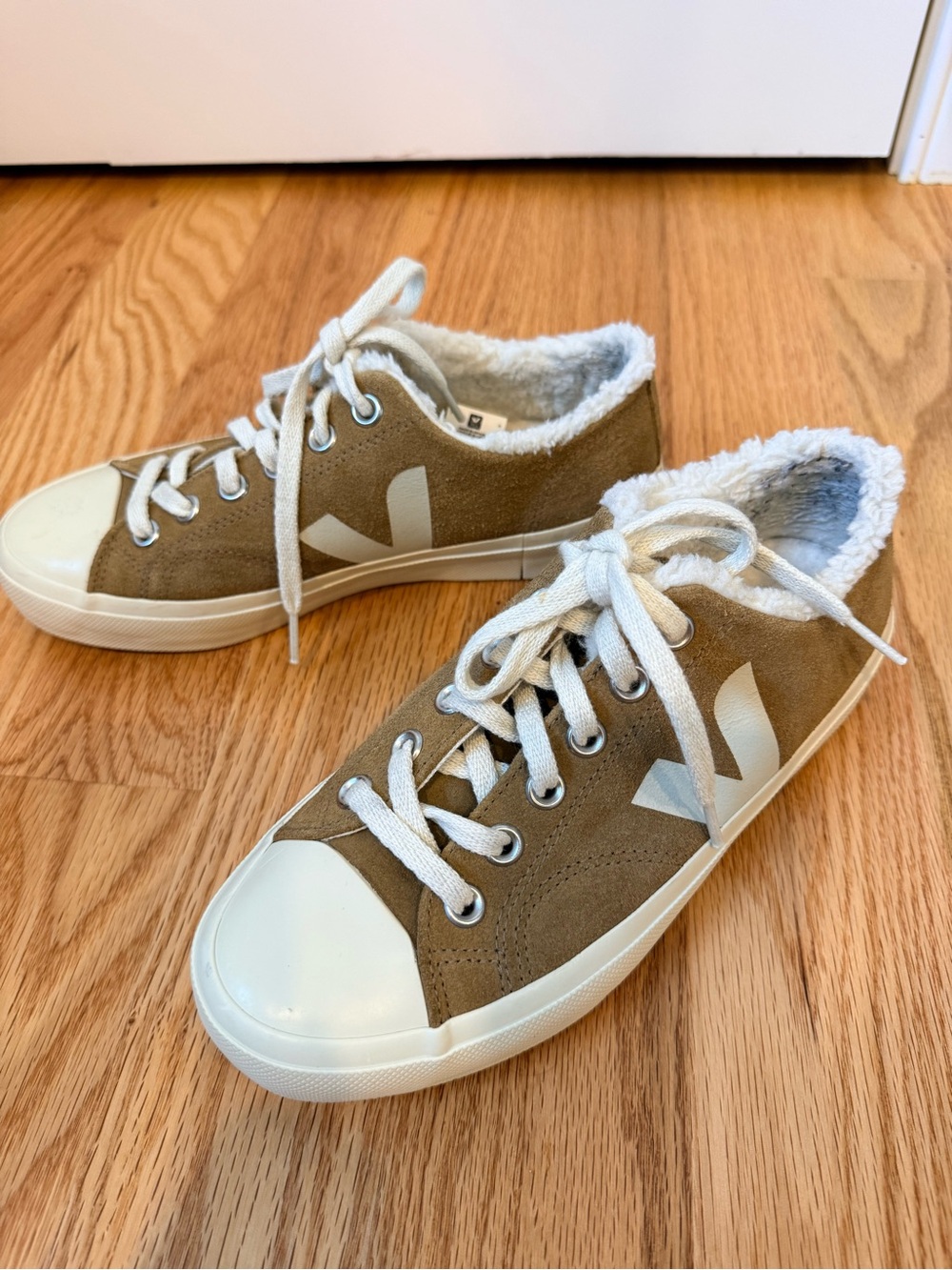 Veja Suede Wata II Low Fured Suede Sneakers - Picture 9 of 15